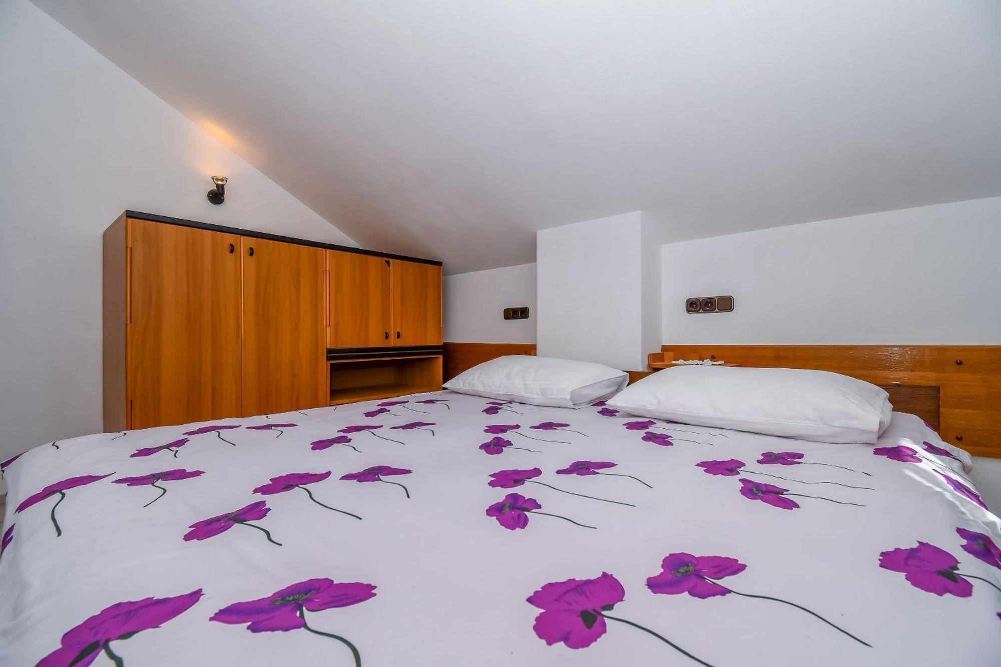 Apartments Anna Trogir Exterior foto